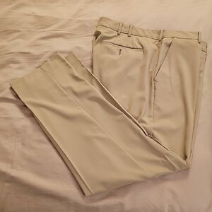 Van Heusen Men's Classic Tan Pants